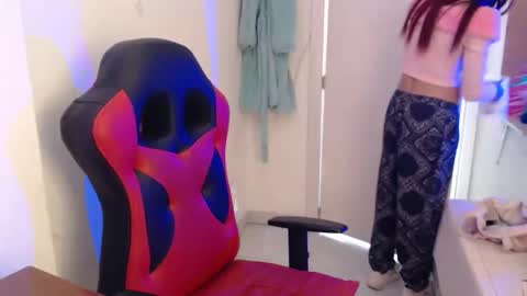Snapshot of maxinesex_ chatting on 02/23/26, 02:25 maxinesex_ online show from 02/23/26, 02:25
