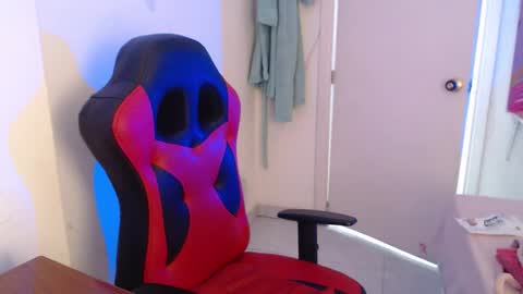 Snapshot of maxinesex_ chatting on 02/24/26, 03:21 maxinesex_ online show from 02/24/26, 03:21