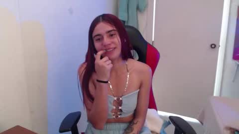 Snapshot of maxinesex_ chatting on 02/25/26, 02:05 maxinesex_ online show from 02/25/26, 02:05