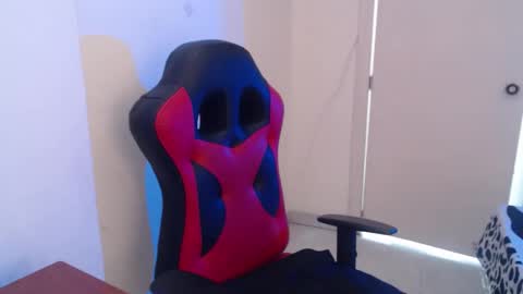 Snapshot of maxinesex_ chatting on 03/10/26, 03:50 maxinesex_ online show from 03/10/26, 03:50