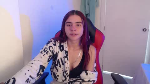 Snapshot of maxinesex_ chatting on 03/18/26, 02:20 maxinesex_ online show from 03/18/26, 02:20
