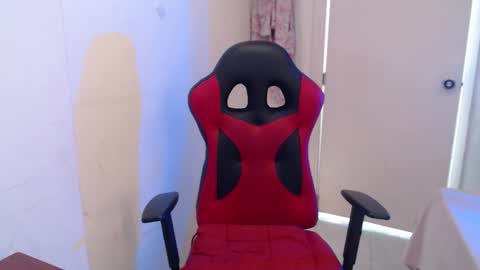 Snapshot of maxinesex_ chatting on 03/26/26, 01:49 maxinesex_ online show from 03/26/26, 01:49