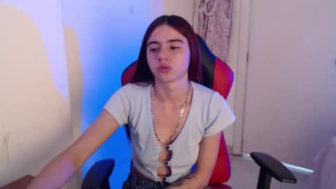 Snapshot of maxinesex_ chatting on 03/28/26, 01:43 maxinesex_ online show from 03/28/26, 01:43