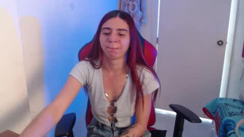 Snapshot of maxinesex_ chatting on 04/13/26, 01:27 maxinesex_ online show from 04/13/26, 01:27