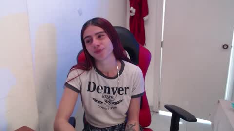 Snapshot of maxinesex_ chatting on 05/06/26, 02:33 maxinesex_ online show from 05/06/26, 02:33