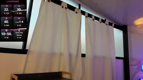 Maxi Rogers online show from 11/12/25, 11:54