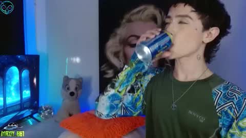 Max online show from 09/24/25, 03:32