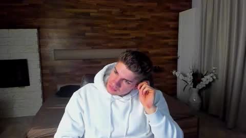 Snapshot of maxkaiden chatting on 03/19/26, 05:22 MaxKaiden online show from 03/19/26, 05:22