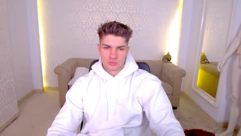 Snapshot of maxkaiden chatting on 04/11/26, 09:13 MaxKaiden online show from 04/11/26, 09:13