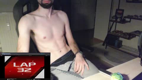Snapshot of maxp0wer21 chatting on 12/28/24, 05:33 maxp0wer21 online show from 12/28/24, 05:33