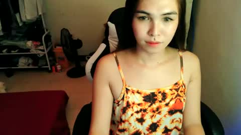 Snapshot of maxpaynx_ chatting on 06/11/26, 10:13 Sol online show from 06/11/26, 10:13