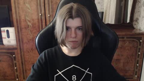 Max online show from 01/27/25, 08:07