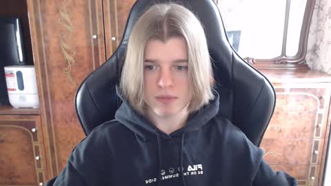 Max online show from 02/22/25, 10:51