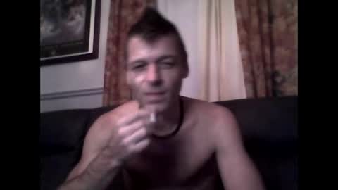 Snapshot of maxthewolf chatting on 10/08/25, 10:18 MaxTheWolf online show from 10/08/25, 10:18