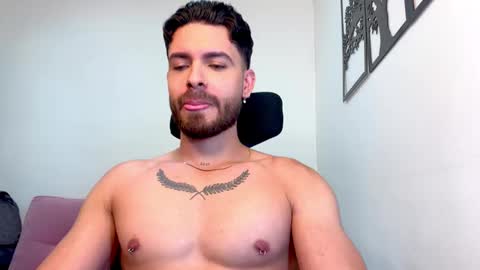 Snapshot of maxtowers chatting on 02/19/25, 01:51 Maxi online show from 02/19/25, 01:51