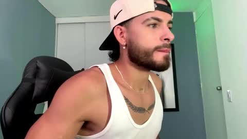 Snapshot of maxtowers chatting on 10/08/25, 06:05 Maxi online show from 10/08/25, 06:05