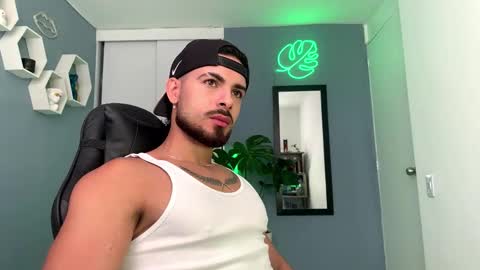 Snapshot of maxtowers chatting on 10/14/25, 05:58 Maxi online show from 10/14/25, 05:58