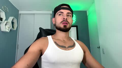 Snapshot of maxtowers chatting on 10/16/25, 10:44 Maxi online show from 10/16/25, 10:44