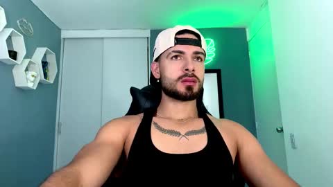 Snapshot of maxtowers chatting on 10/21/25, 01:06 Maxi online show from 10/21/25, 01:06