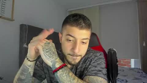 maxvibe_ online show from 10/28/25, 10:34