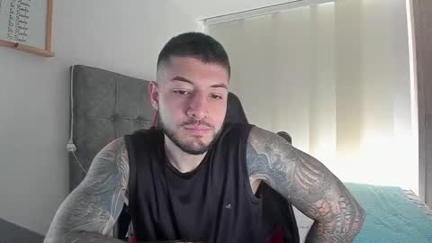 maxvibe_ online show from 11/01/25, 05:48