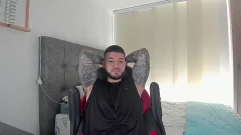 maxvibe_ online show from 11/10/25, 06:07