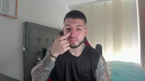 maxvibe_ online show from 11/24/25, 04:29