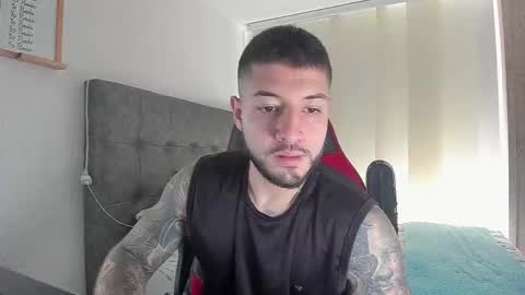 maxvibe_ online show from 12/01/25, 03:39