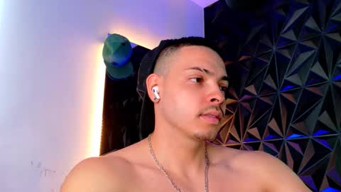 MAX online show from 10/20/25, 06:08