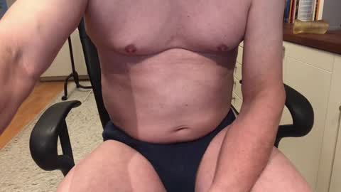 Max online show from 10/31/25, 07:42