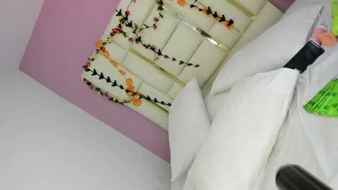 Snapshot of maxxine_vx chatting on 10/29/25, 07:15 Valentina online show from 10/29/25, 07:15