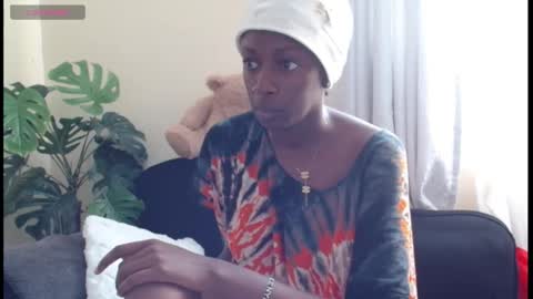 Snapshot of maxxinepetite chatting on 01/08/26, 06:48 maxxinepetite online show from 01/08/26, 06:48
