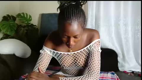 Snapshot of maxxinepetite chatting on 02/08/26, 11:13 maxxinepetite online show from 02/08/26, 11:13