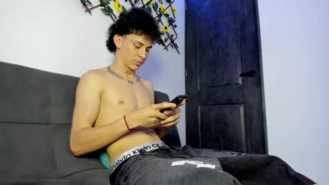 Snapshot of maxxx_bigcock chatting on 03/13/26, 05:14 Max online show from 03/13/26, 05:14