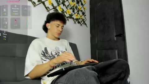 Snapshot of maxxx_bigcock chatting on 03/20/26, 01:32 Max online show from 03/20/26, 01:32