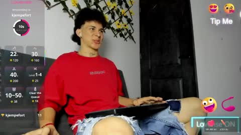 Snapshot of maxxx_bigcock chatting on 03/22/26, 04:49 Max online show from 03/22/26, 04:49