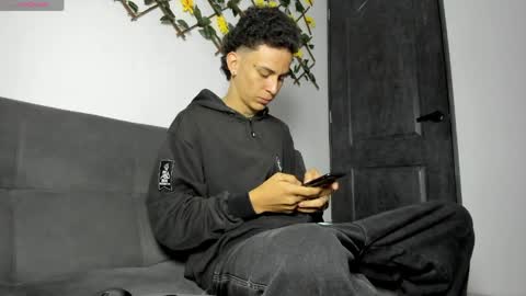 Snapshot of maxxx_bigcock chatting on 04/06/26, 02:09 Max online show from 04/06/26, 02:09