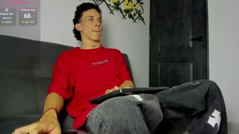 Snapshot of maxxx_bigcock chatting on 04/22/26, 02:14 Max online show from 04/22/26, 02:14