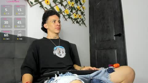 Snapshot of maxxx_bigcock chatting on 06/05/26, 02:40 Max online show from 06/05/26, 02:40