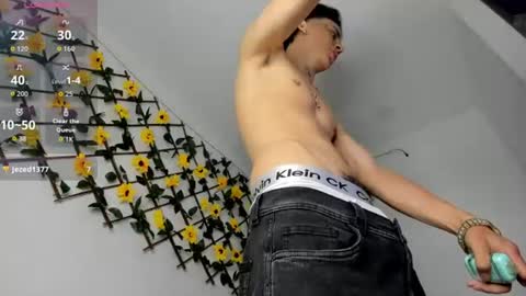 Snapshot of maxxx_bigcock chatting on 06/10/26, 01:28 Max online show from 06/10/26, 01:28