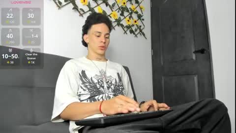 Snapshot of maxxx_bigcock chatting on 06/11/26, 01:49 Max online show from 06/11/26, 01:49