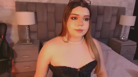 Snapshot of maxxxine_ chatting on 11/08/25, 09:42 Maxine Minx online show from 11/08/25, 09:42