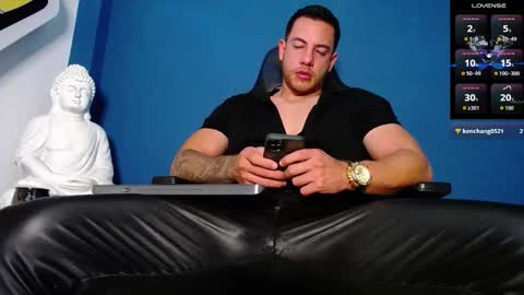 Snapshot of maxxxpowerful chatting on 10/14/25, 05:58 maxxxpowerful online show from 10/14/25, 05:58