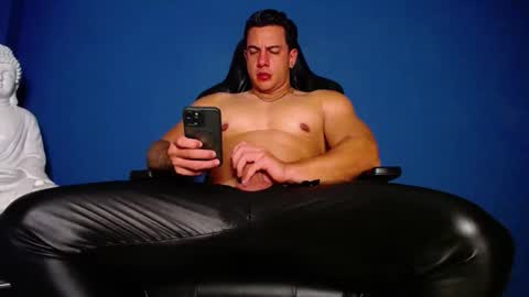 Snapshot of maxxxpowerful chatting on 01/16/26, 02:48 maxxxpowerful online show from 01/16/26, 02:48