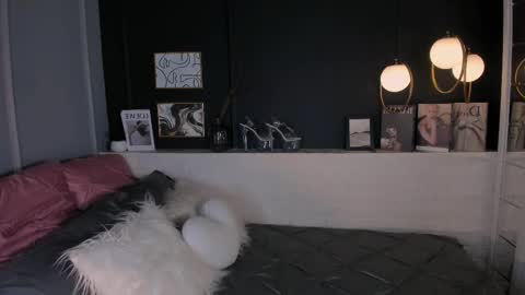 Snapshot of maya___muse chatting on 03/19/26, 01:59 Maya online show from 03/19/26, 01:59