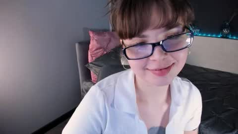 Snapshot of maya___muse chatting on 03/26/26, 02:00 Maya online show from 03/26/26, 02:00