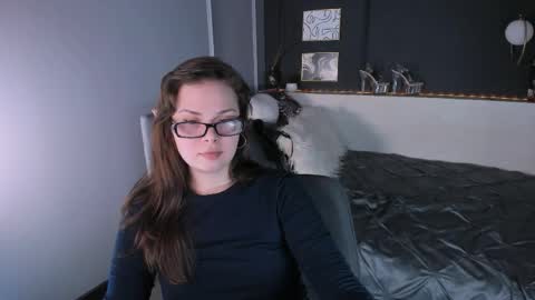 Snapshot of maya___muse chatting on 04/02/26, 02:15 Maya online show from 04/02/26, 02:15