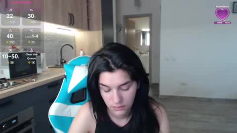 Snapshot of maya_and_guests chatting on 03/06/25, 11:03 Maya online show from 03/06/25, 11:03