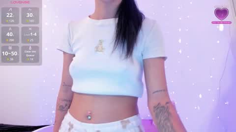 Snapshot of maya_and_guests chatting on 10/03/25, 02:25 Maya online show from 10/03/25, 02:25