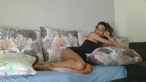 maya online show from 09/30/25, 12:15